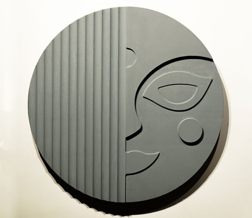 Stylish Round 3D Face Wall Hanging Decor Set