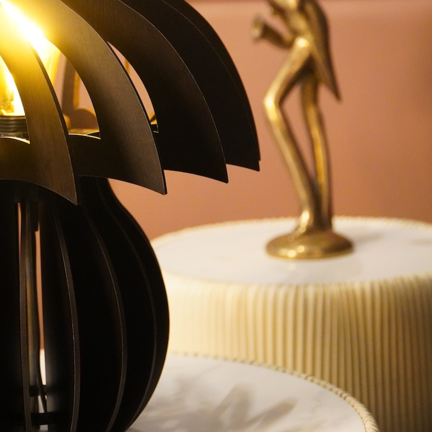 Black Mushroom Table Lamp with Warm Glow